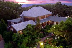 Beach Plum Inn &amp; Restaurant Logo