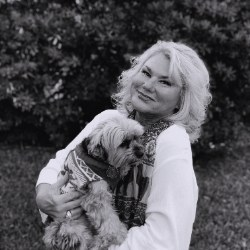 Vita Ranchero eXp Realtor- Charli Donoghue Logo