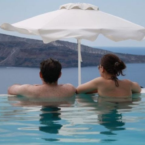 Red Mountain Pools LLC - Queen Creek Logo