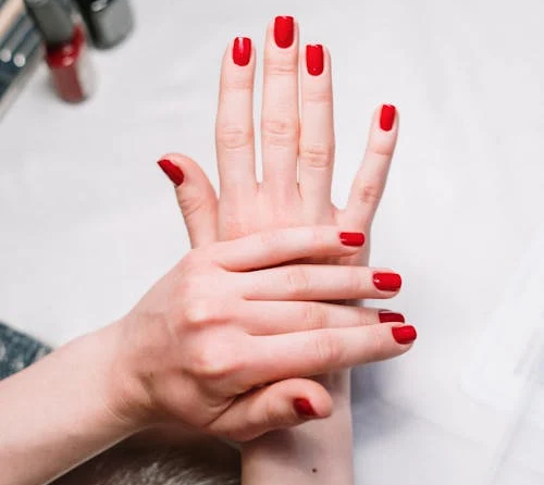 Tipsy Nails and Spa Logo