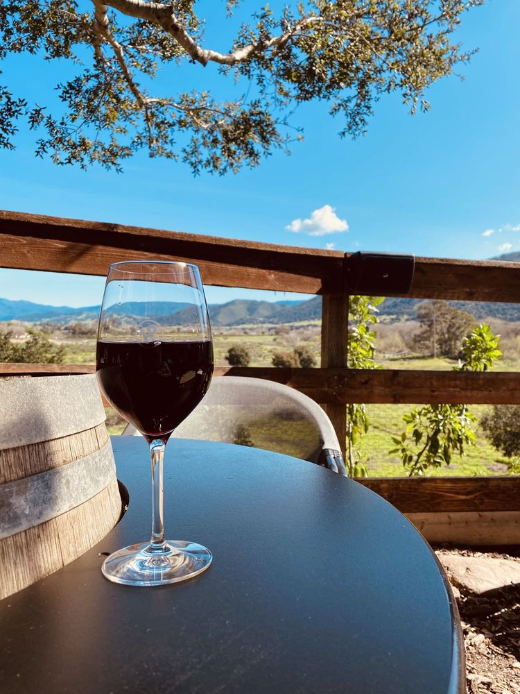 Hitching Post Wines Logo