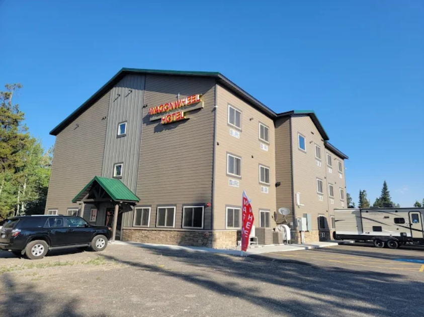 Wagon Wheel Hotel Logo