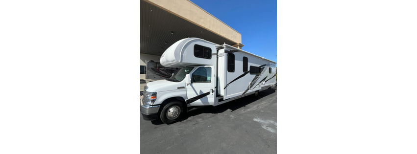 Giant RV ( Colton )