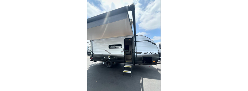 Giant RV ( Colton )