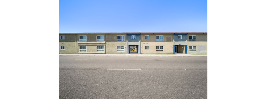 Courtyard - Hawthorne Apartments